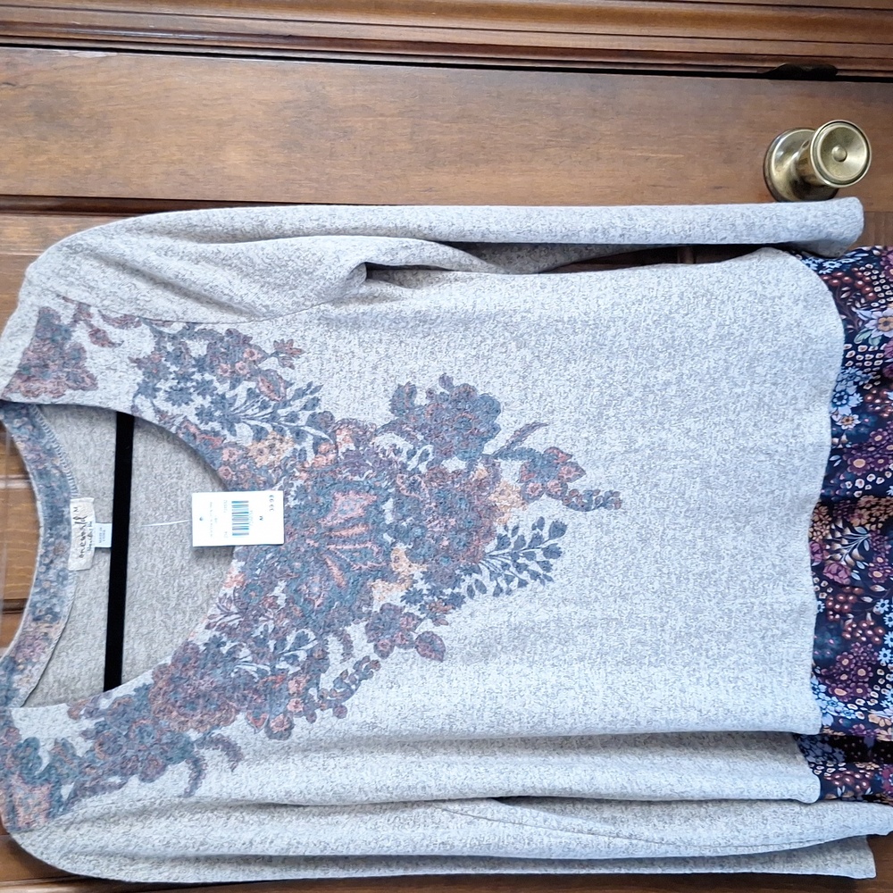 Emerald Knit Top with Floral Ruffled Hem